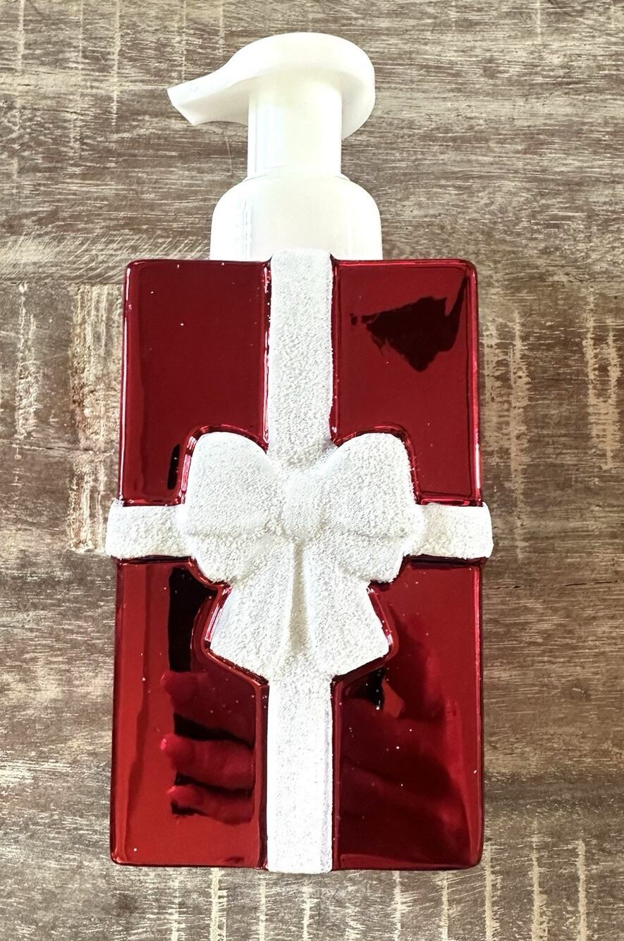 ALL NEW Present Foaming Soap Dispenser Bath & Body Works Christmas